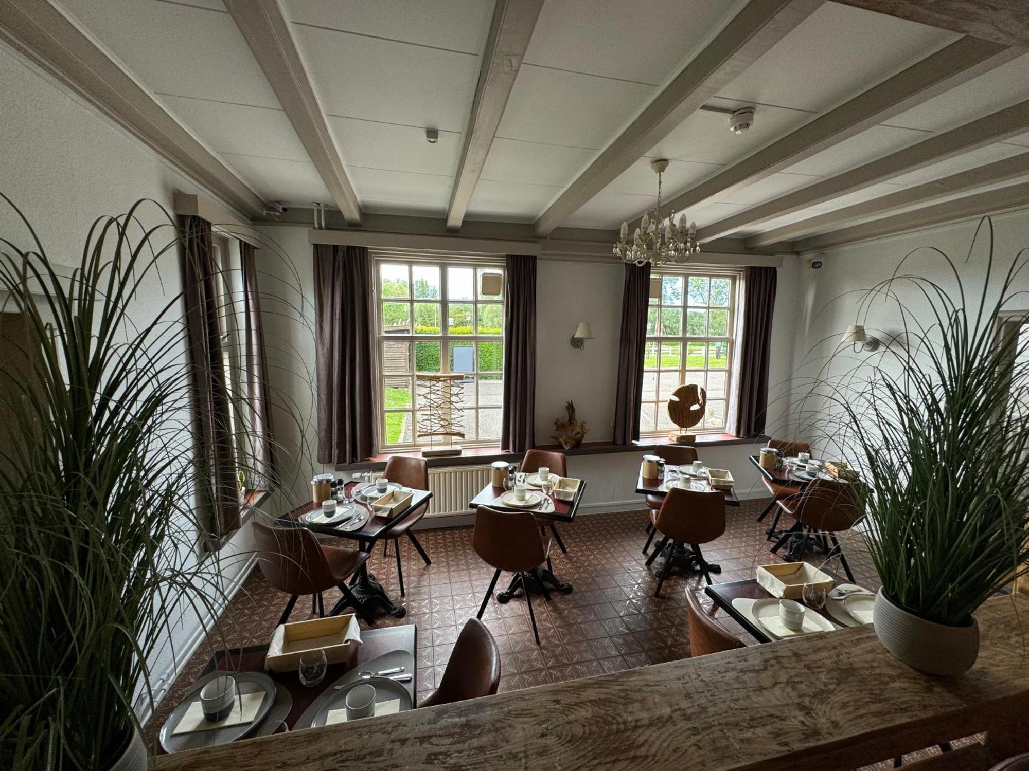 スライス Ouwe Schuure Bed & Breakfast エクステリア 写真